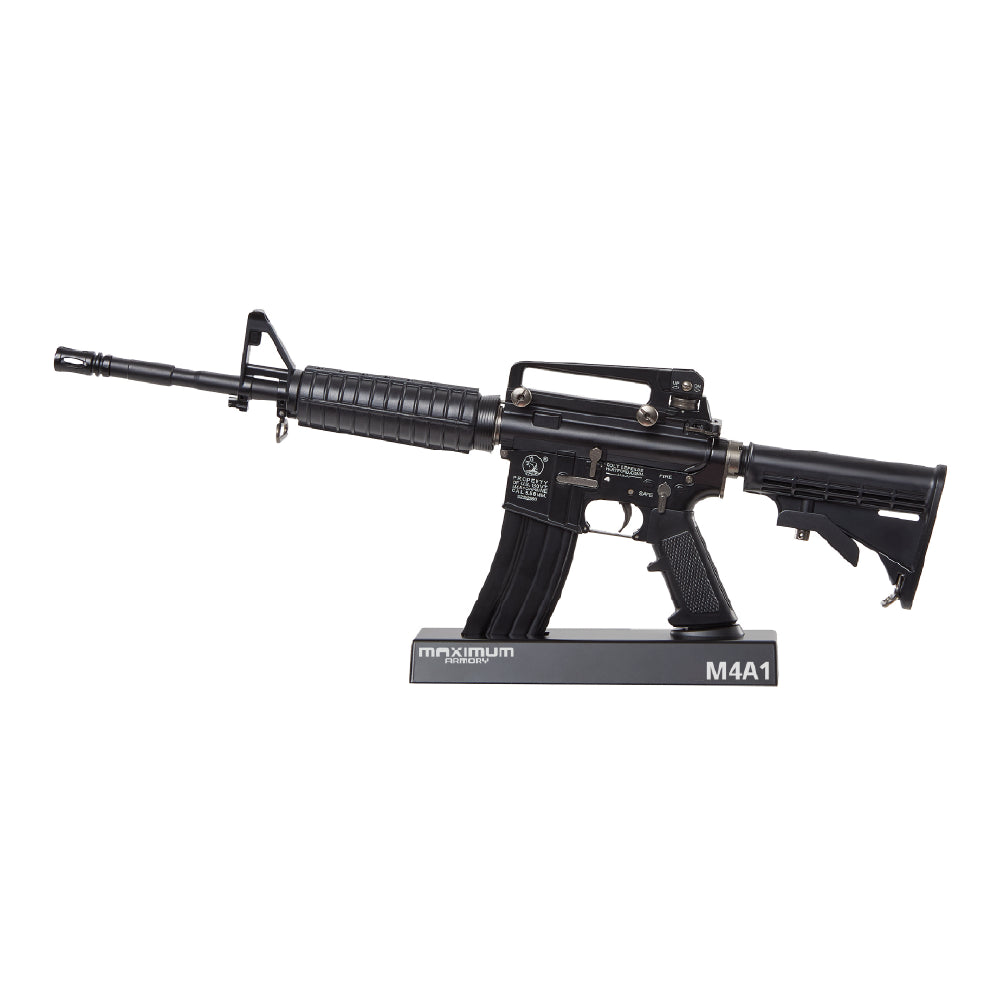 M4A1 toy gun in black finish – realistic metal model replica